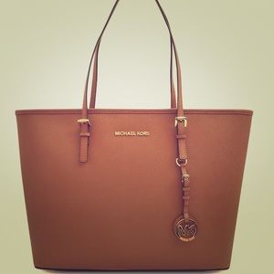 Michael Kors Jet Set Tote